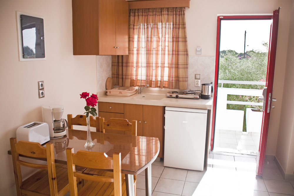 Sandy'S Studios Apartments & Log-Villas Кос Экстерьер фото