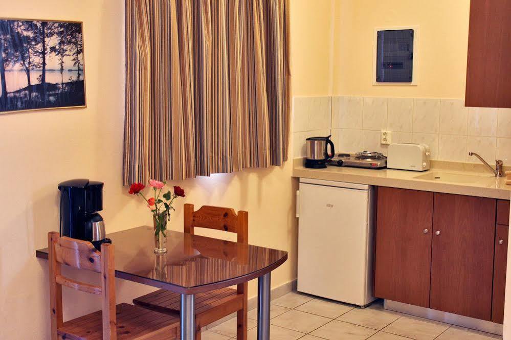 Sandy'S Studios Apartments & Log-Villas Кос Экстерьер фото